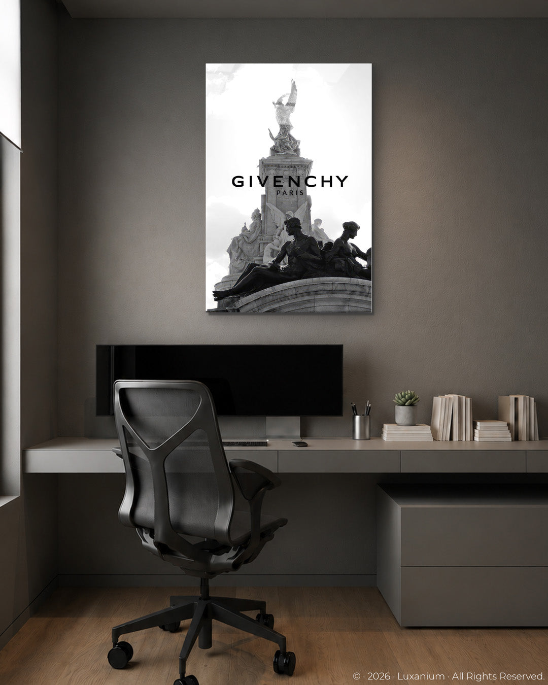 Givenchy Paris Monument